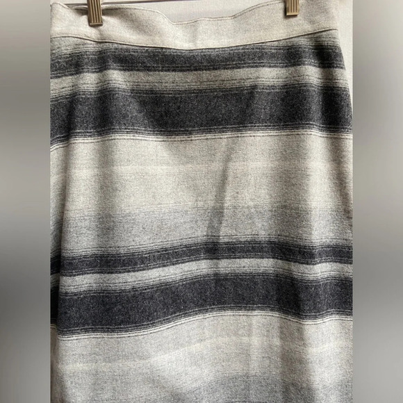 Jones New York Virgin Wool grey  striped midi skirt Sz 6 - Picture 4 of 10